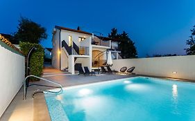Mari House